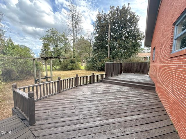 106 Carolina Avenue, Williamston, NC 27892