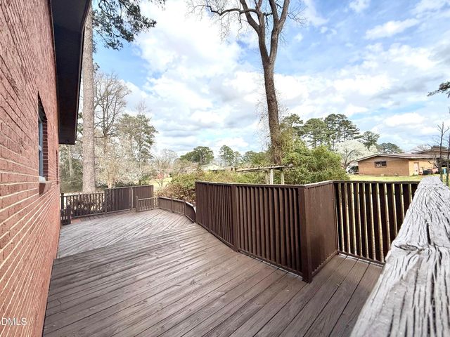 106 Carolina Avenue, Williamston, NC 27892