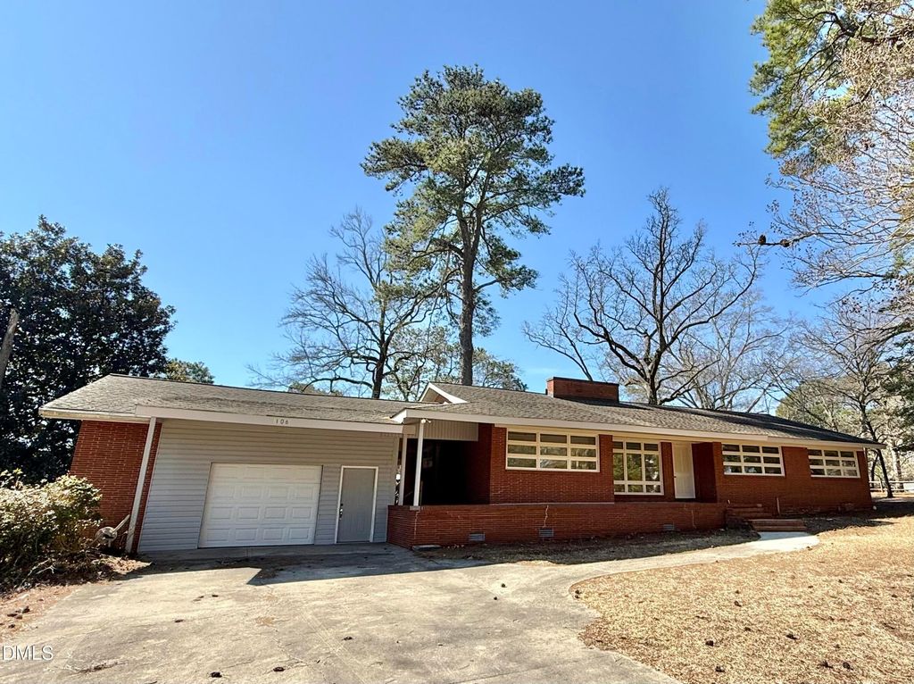 106 Carolina Avenue, Williamston, NC 27892