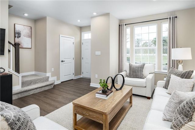 251 Reids Place DR, Suffolk, VA 23434