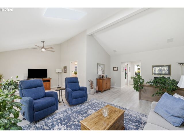 1151 SPYGLASS Dr, Eugene, OR 97401