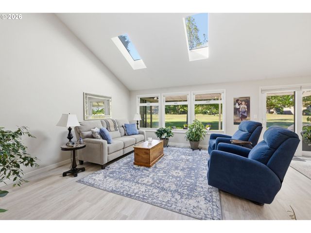 1151 SPYGLASS Dr, Eugene, OR 97401