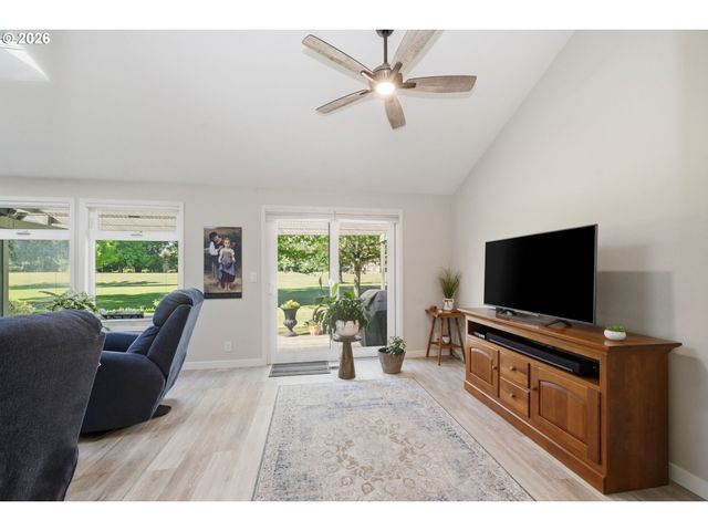 1151 SPYGLASS Dr, Eugene, OR 97401
