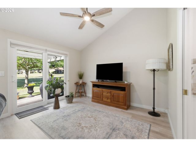 1151 SPYGLASS Dr, Eugene, OR 97401