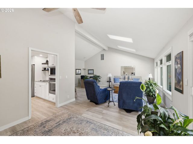 1151 SPYGLASS Dr, Eugene, OR 97401