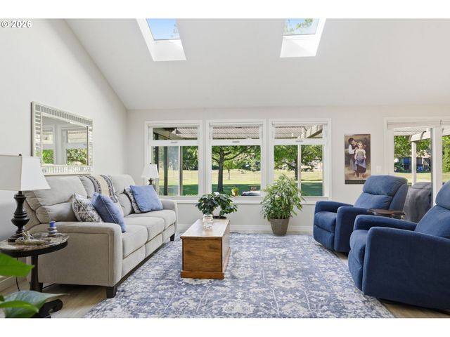 1151 SPYGLASS Dr, Eugene, OR 97401