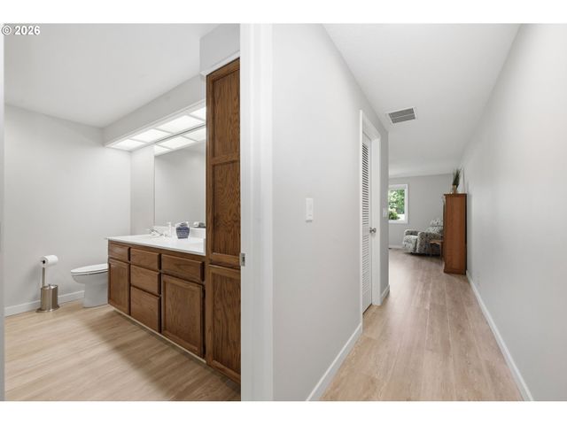 1151 SPYGLASS Dr, Eugene, OR 97401