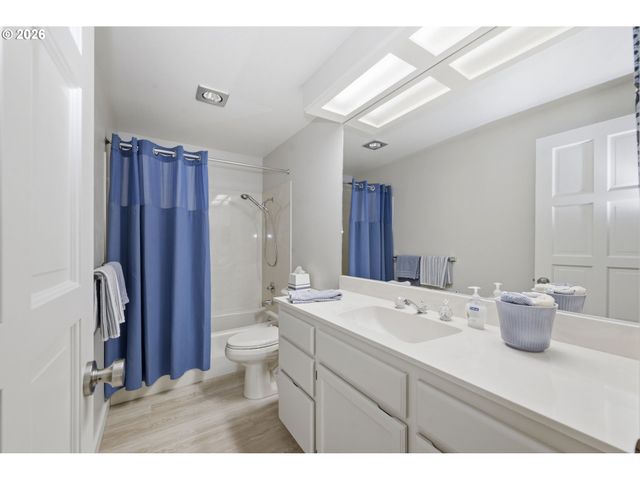 1151 SPYGLASS Dr, Eugene, OR 97401