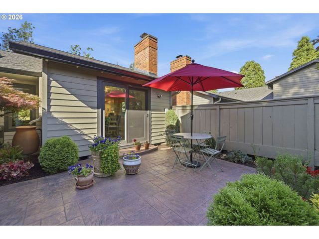 1151 SPYGLASS Dr, Eugene, OR 97401