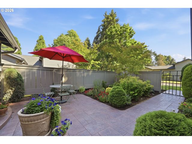 1151 SPYGLASS Dr, Eugene, OR 97401