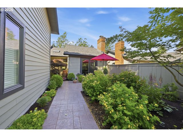 1151 SPYGLASS Dr, Eugene, OR 97401