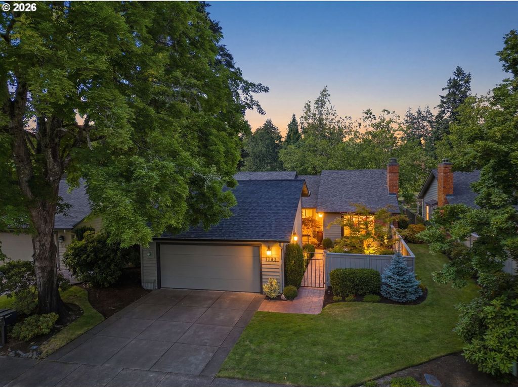 1151 SPYGLASS Dr, Eugene, OR 97401