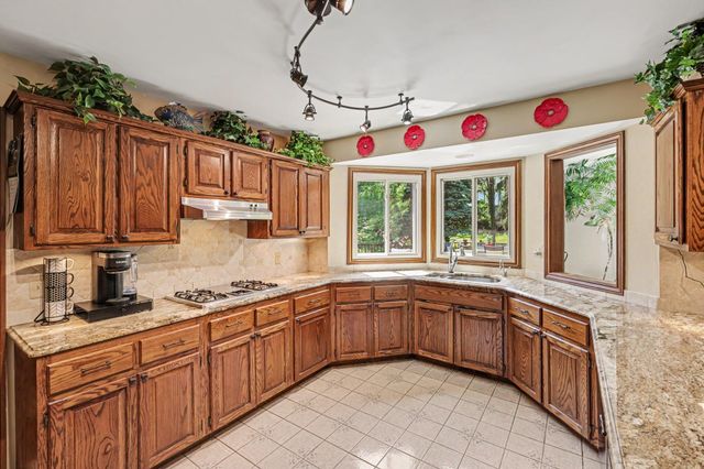 709 Snowmass Drive, Rochester Hills, MI 48309