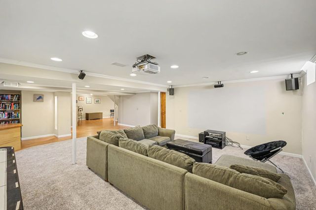 709 Snowmass Drive, Rochester Hills, MI 48309