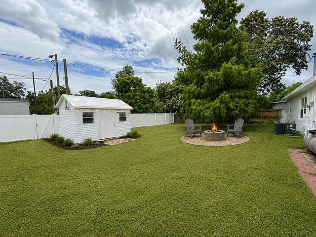 10450 EASTSIDE AVENUE, Brooksville, FL 34601