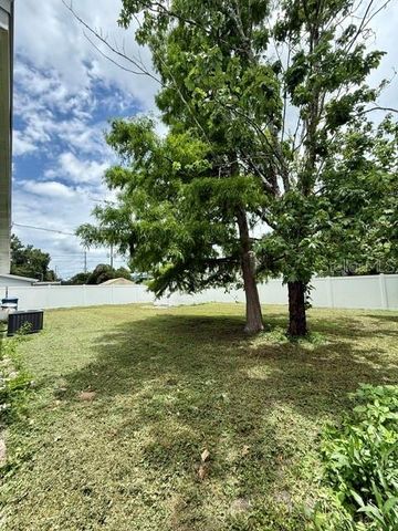 10450 EASTSIDE AVENUE, Brooksville, FL 34601