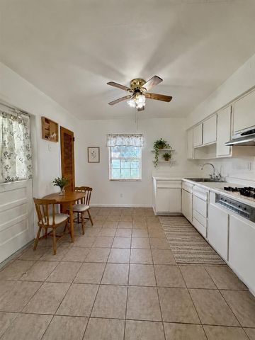 10450 EASTSIDE AVENUE, Brooksville, FL 34601