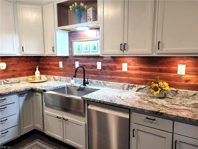 5733 Earnhardt ST, Virginia Beach, VA 23464
