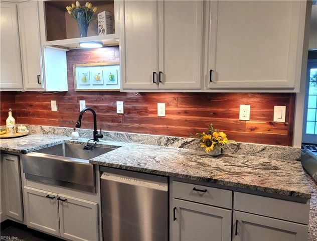 5733 Earnhardt ST, Virginia Beach, VA 23464