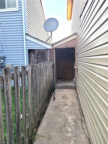 5733 Earnhardt ST, Virginia Beach, VA 23464