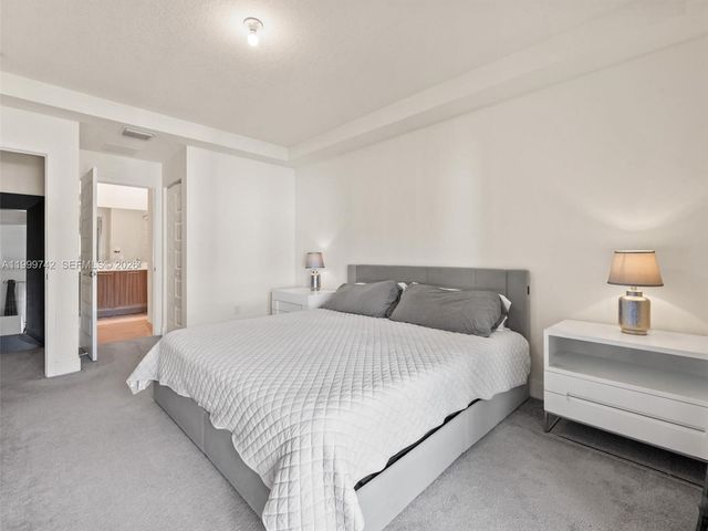 4654 NW 83rd Path 4654, Doral, FL 33166