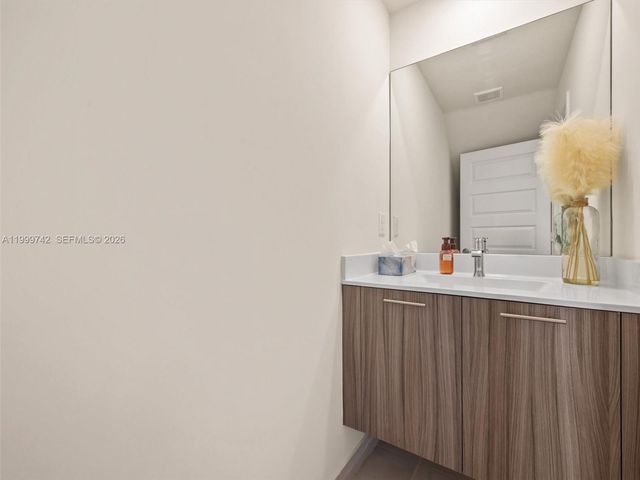 4654 NW 83rd Path 4654, Doral, FL 33166