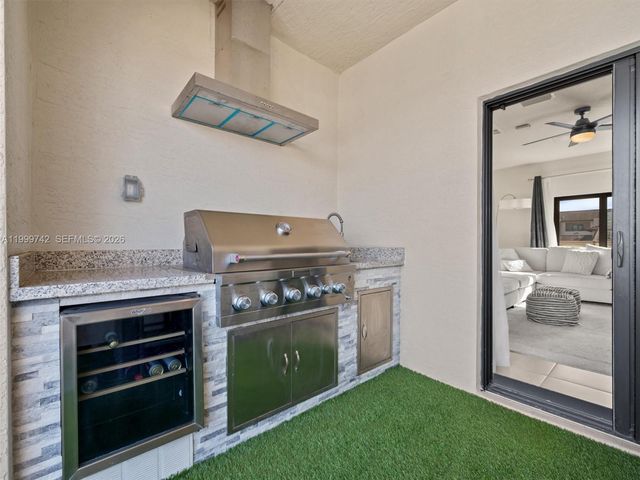 4654 NW 83rd Path 4654, Doral, FL 33166