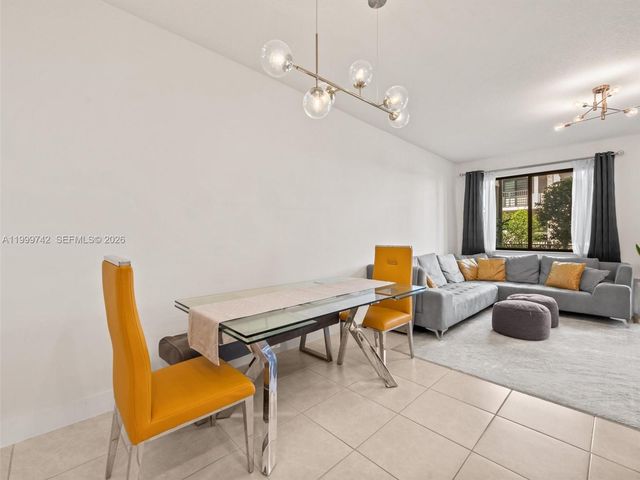 4654 NW 83rd Path 4654, Doral, FL 33166