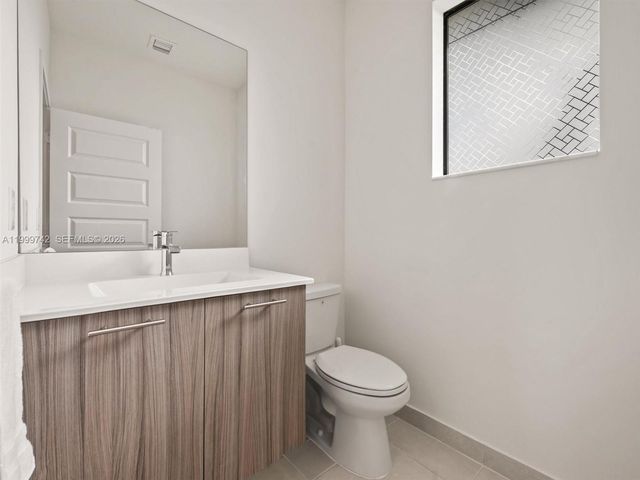 4654 NW 83rd Path 4654, Doral, FL 33166