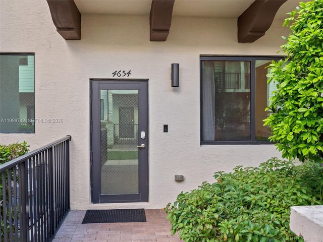 4654 NW 83rd Path 4654, Doral, FL 33166