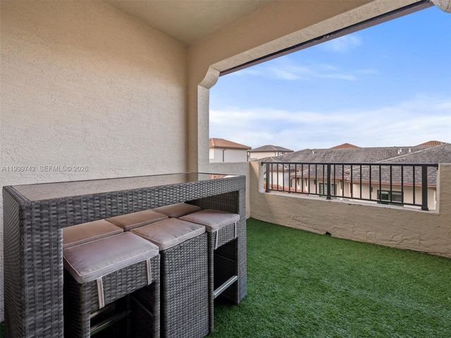 4654 NW 83rd Path 4654, Doral, FL 33166