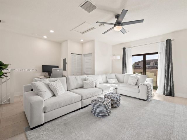 4654 NW 83rd Path 4654, Doral, FL 33166