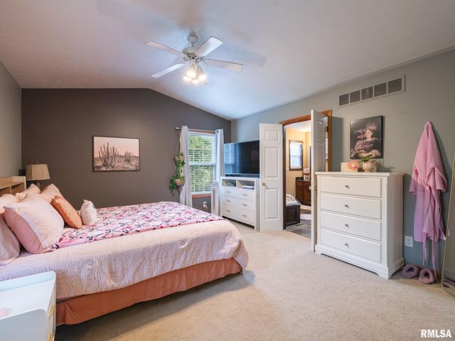 105 KAREN Drive, East Peoria, IL 61611