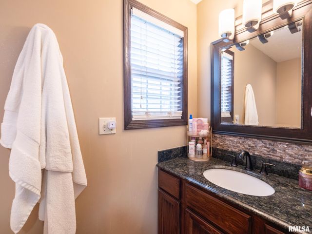 105 KAREN Drive, East Peoria, IL 61611
