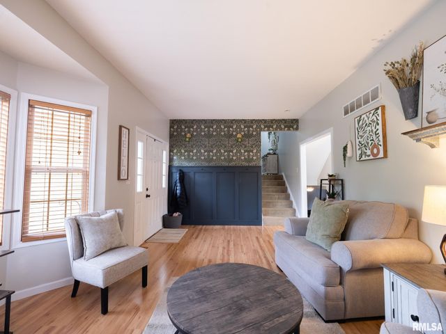 105 KAREN Drive, East Peoria, IL 61611