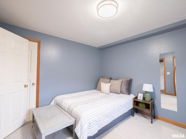 105 KAREN Drive, East Peoria, IL 61611
