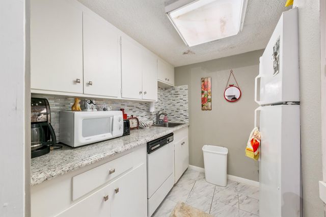 2503 Mccue Road 36, Houston, TX 77056