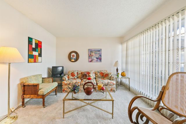 2503 Mccue Road 36, Houston, TX 77056