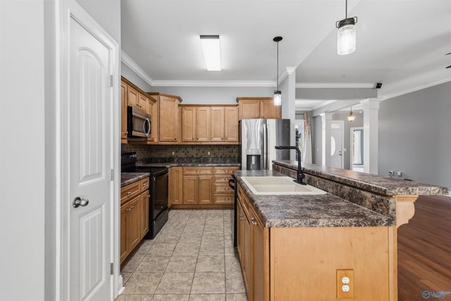 146 Bucks Pocket Drive, New Market, AL 35761