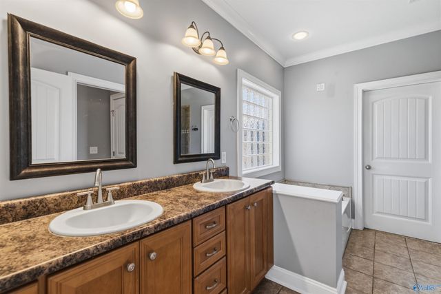 146 Bucks Pocket Drive, New Market, AL 35761
