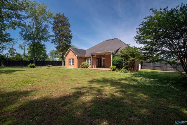 146 Bucks Pocket Drive, New Market, AL 35761