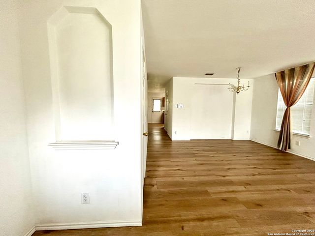 11023 Falling Water, San Antonio, TX 78249