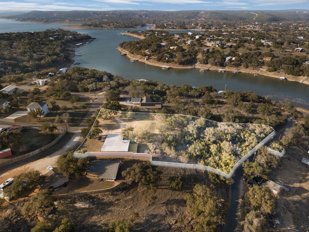 201 Acorn ST, Burnet, TX 78611