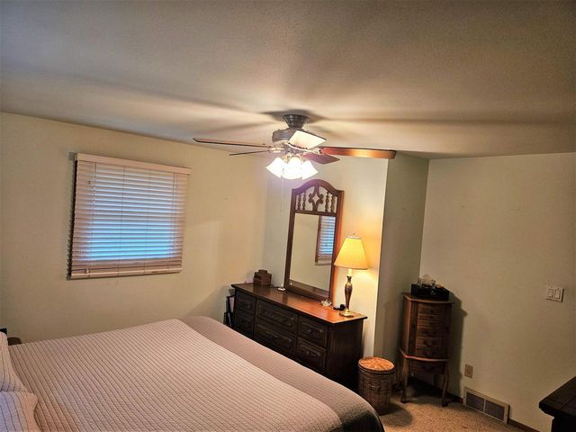 2005 OAK STREET, Oshkosh, WI 54901