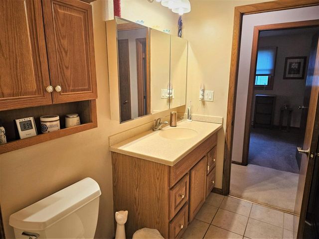 2005 OAK STREET, Oshkosh, WI 54901