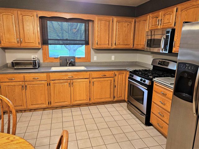 2005 OAK STREET, Oshkosh, WI 54901