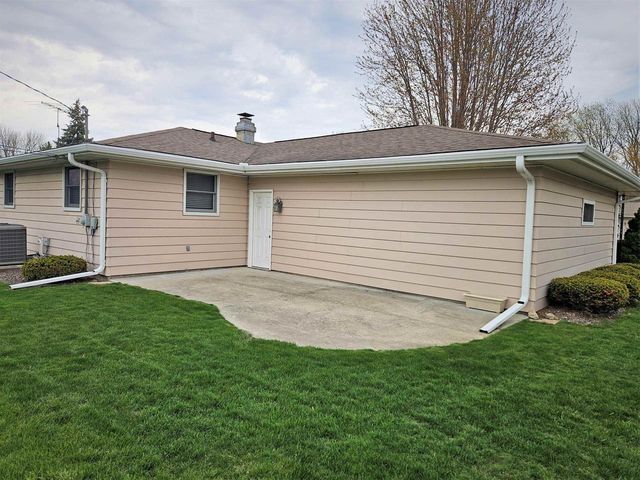 2005 OAK STREET, Oshkosh, WI 54901