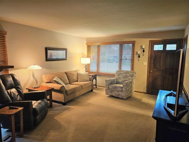 2005 OAK STREET, Oshkosh, WI 54901