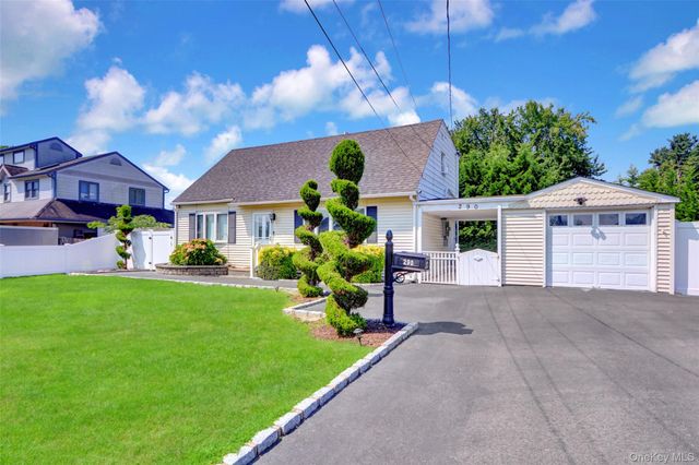 290 Eastwood, Deer Park, NY 11729