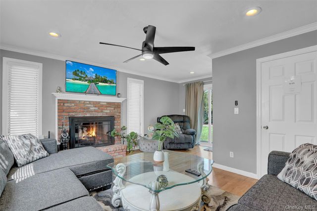 290 Eastwood, Deer Park, NY 11729